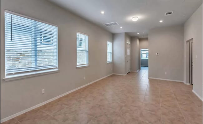 Building Photo - 2800 Joe Dimaggio Blvd