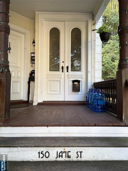 Photo - 150 Jane St House