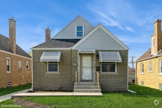Building Photo - 7705 W Montrose Ave