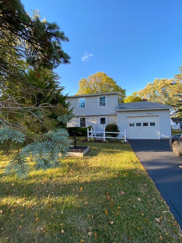 Primary Photo - 256 Blackwell Ln