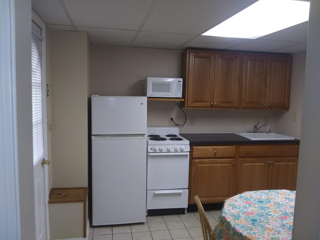 150 Estelle Dr Unit B, West Kingston, RI 02892 Apartments in West