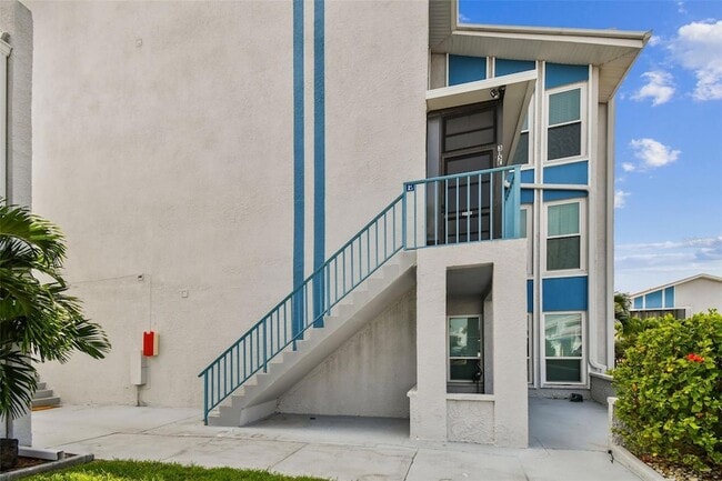 Building Photo - 315 Medallion Blvd