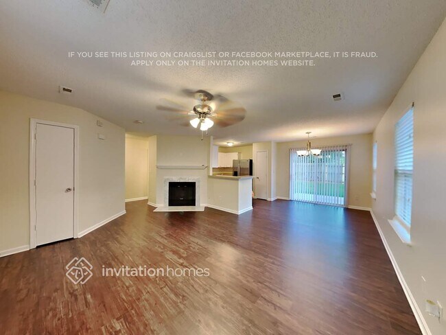 Foto del edificio - 11814 Stewarts Crossing Dr