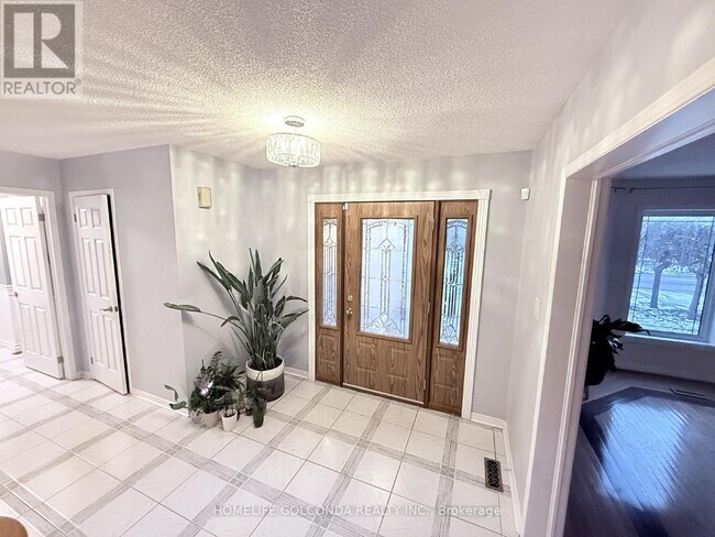 Building Photo - 17 Goodwood Dr