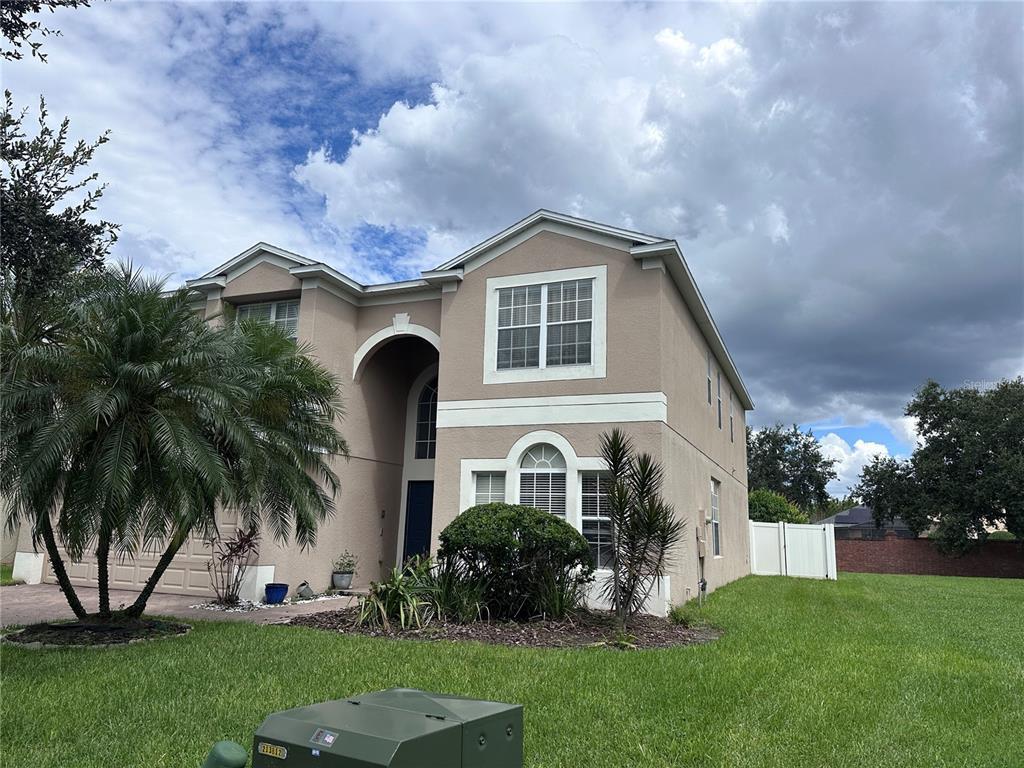 Foto principal - 902 Lost Grove Cir