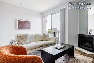 Building Photo - 1443 N Fuller Ave