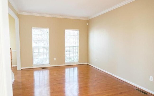 Building Photo - 825 Crystal Palace Ct