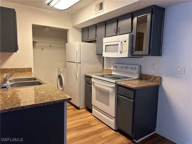 Building Photo - 12581 Equestrian Cir