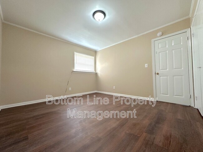 Foto del edificio - 3615 Midfield Dr