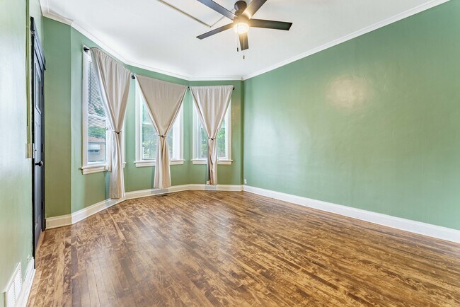 Building Photo - 2636 Ridgeland Ave