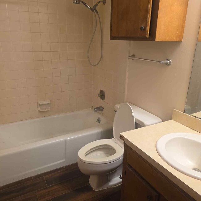 Foto del edificio - 1002 Sybil Dr