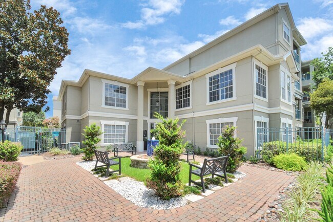 Foto del edificio - 2222 Maroneal St