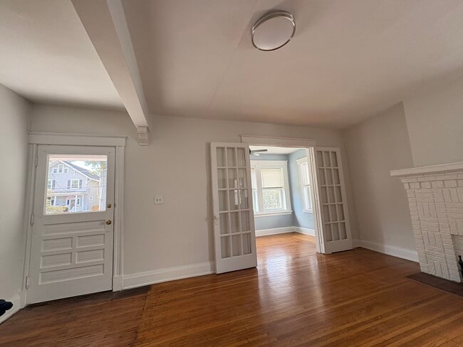 Living room - 3710 Hyde Park Ave