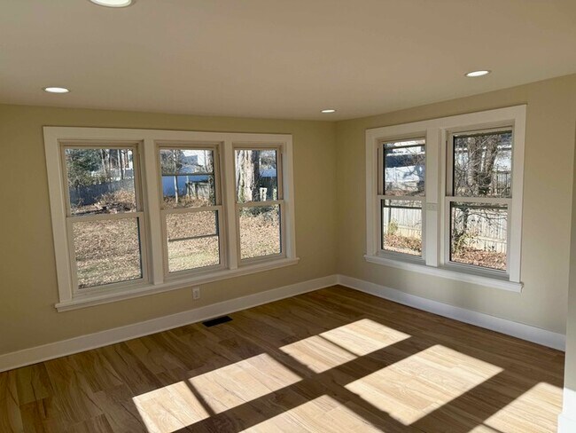 Foto del edificio - Beautifully Renovated 3 Bed 1 Bth Home in Webster Schools