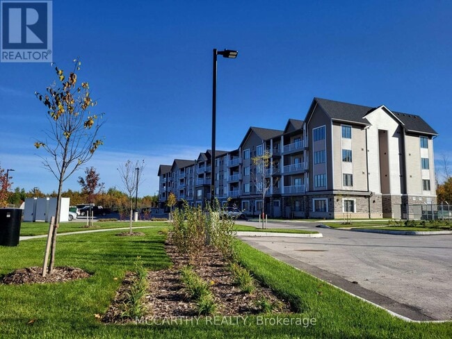 Building Photo - 270 Hagan St E