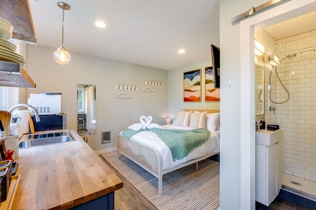 Foto del edificio - 8725 29th Ave NW