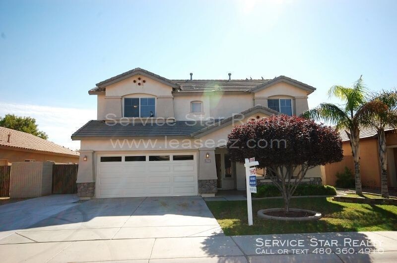 GOODYEAR Fabulous 5bd/3ba with POOL!! House for Rent in Goodyear