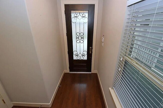 Foto del edificio - 1241 Nelson Falls Ln