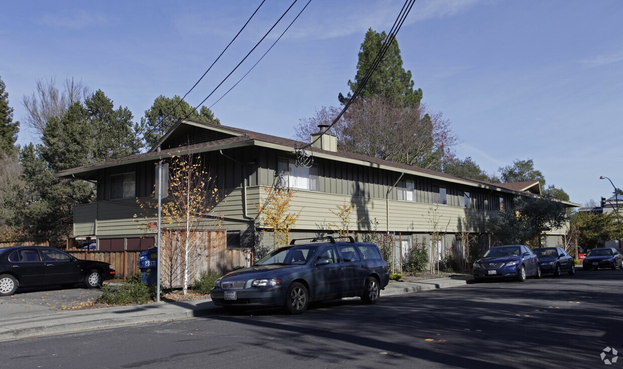 Primary Photo - Lafayette Patio Apartments