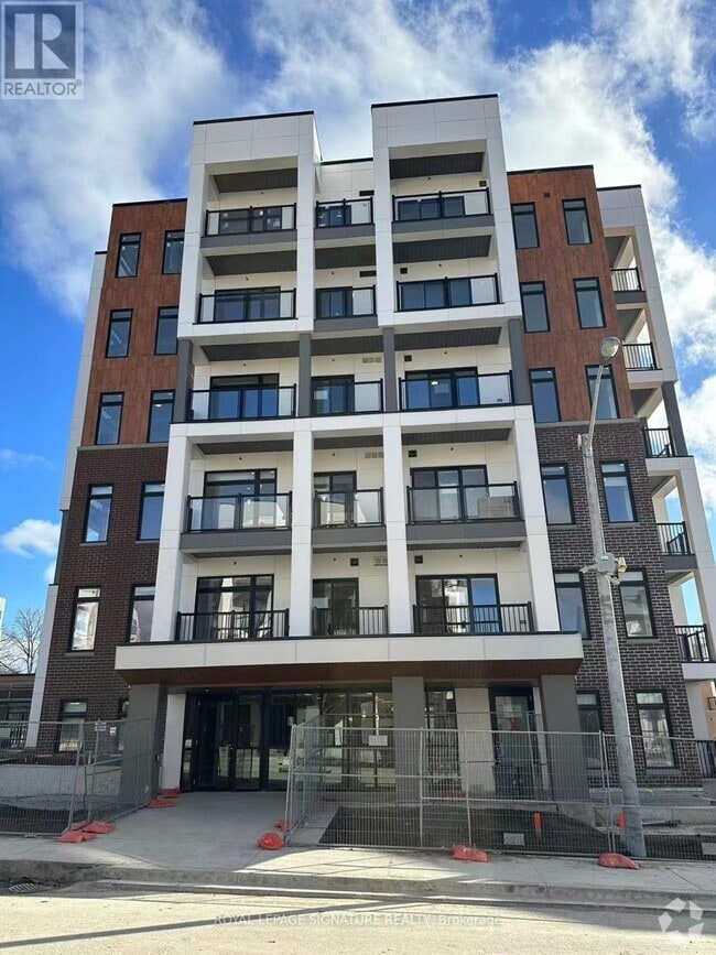 Building Photo - 135-135 Canon Jackson Dr