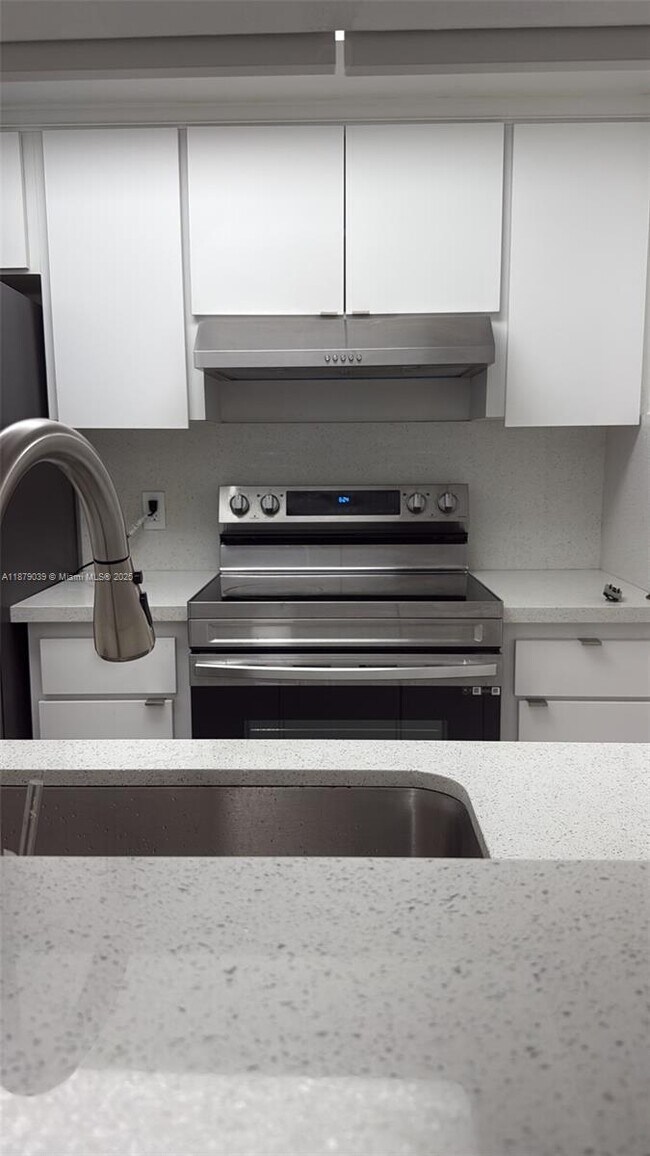 Foto del edificio - 8100 Geneva Ct