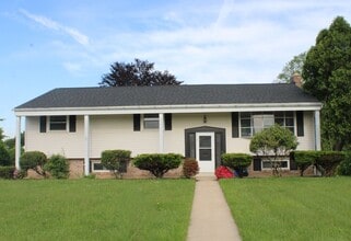 Building Photo - 2612 Skylark Dr