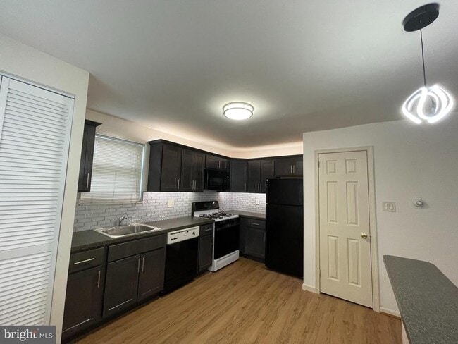 Building Photo - 1075 Colwell Ln