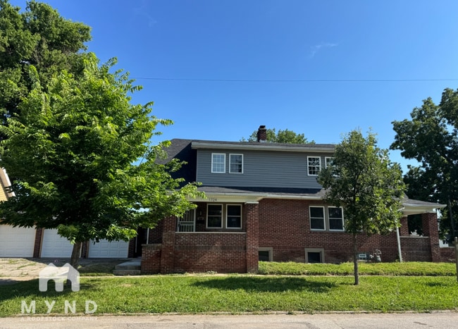 Building Photo - 1724 Woodlawn Ave