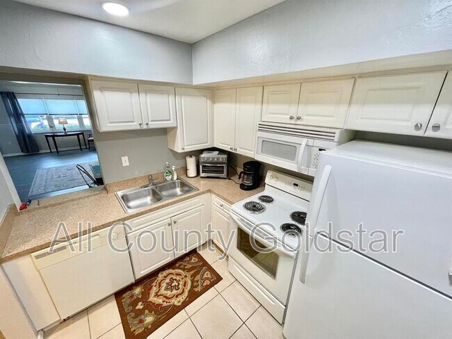 Foto del edificio - 3100 Harbor Blvd