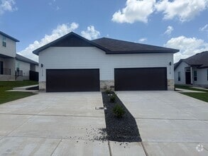 Building Photo - 171 Schrader Dr