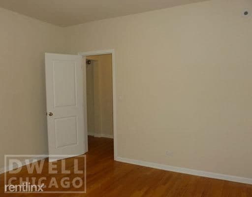Building Photo - 2 br, 1 bath Apartment - 4740 S Greenwood Ave
