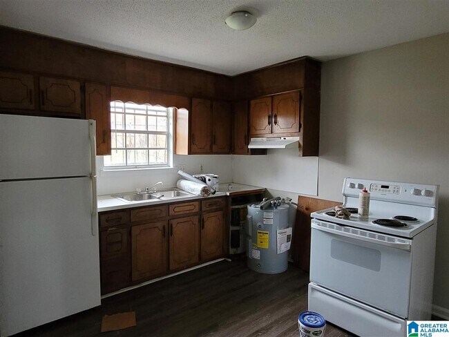 Building Photo - 913 Cotton Ave SW