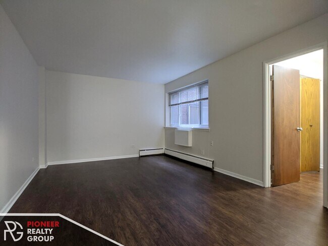 Building Photo - 5653 N Winthrop Ave