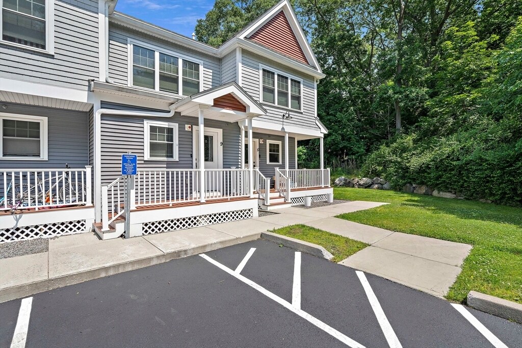 Foto principal - 479 Sherman St