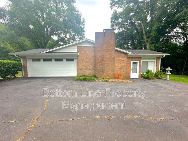 Foto del edificio - 9419 Brenda Ann Rd