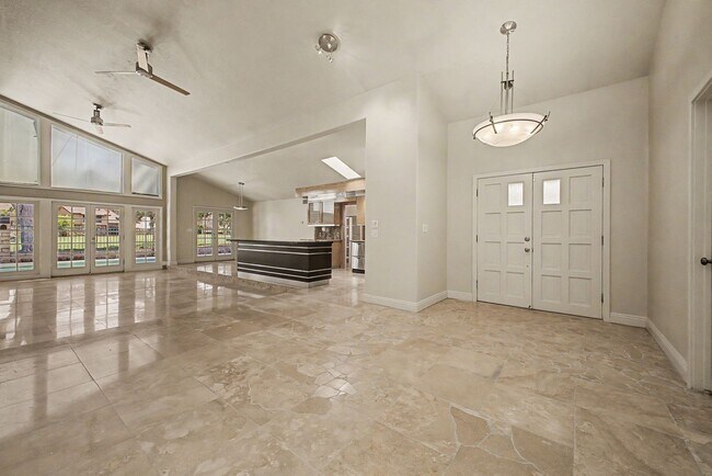 Foto del edificio - Las Vegas Country Club 3 bedroom home with a pool on golf course!