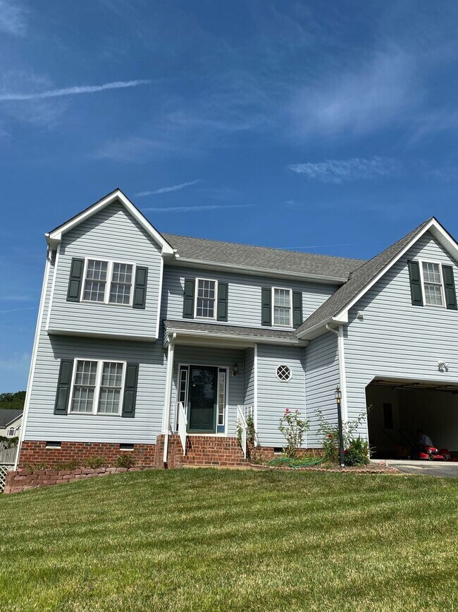 Foto del edificio - Stunning 4bdrm/2.5bth Home w/Loft Located ...