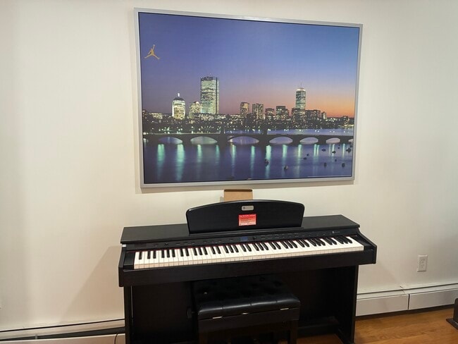 Foto del edificio - 213 Rindge Ave
