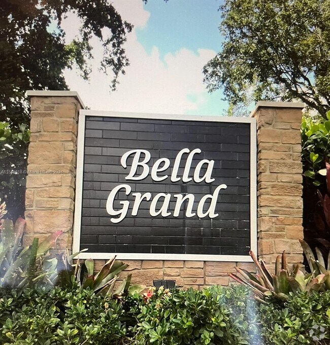 Park Place Condominiums Apartments for Rent with Washer & Dryer