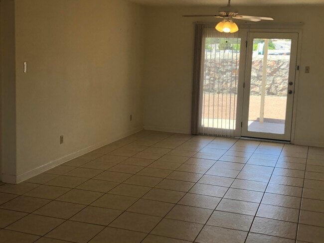 Building Photo - 6633 Amposta Dr