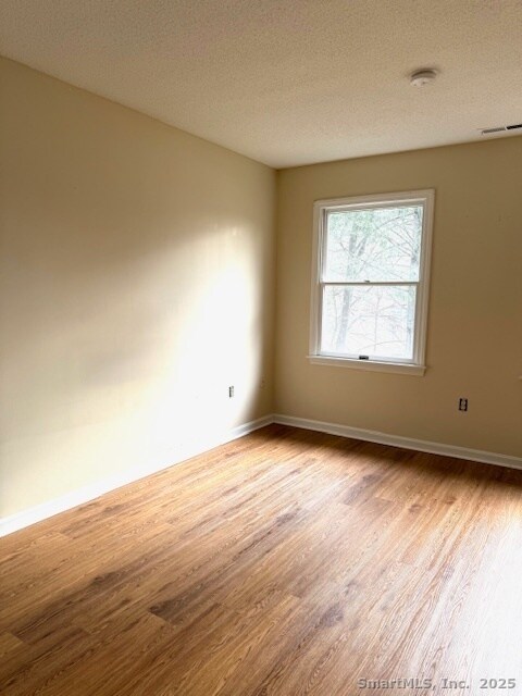 Foto del edificio - 25 Old Turnpike Rd