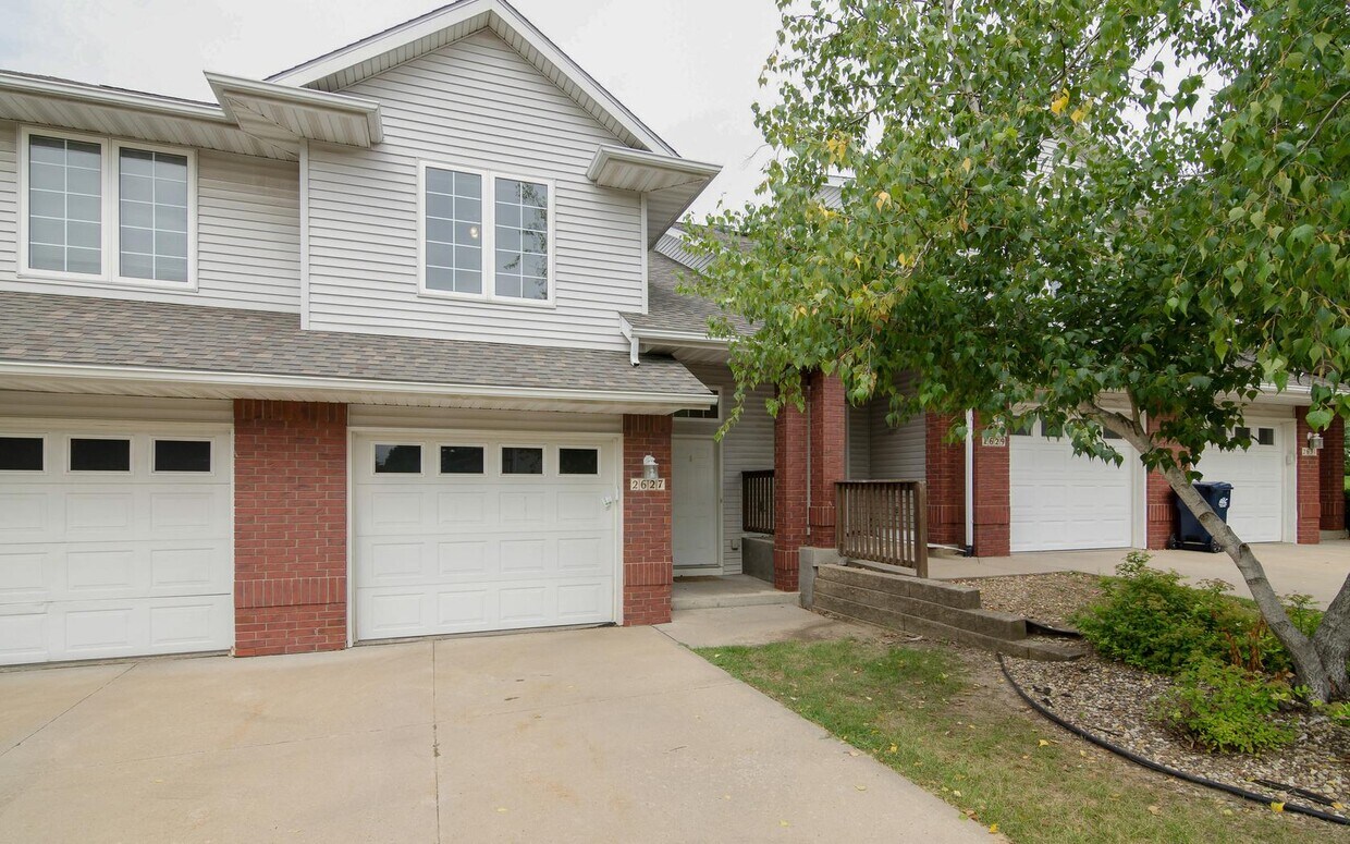 Primary Photo - 2625 Rushmore Dr