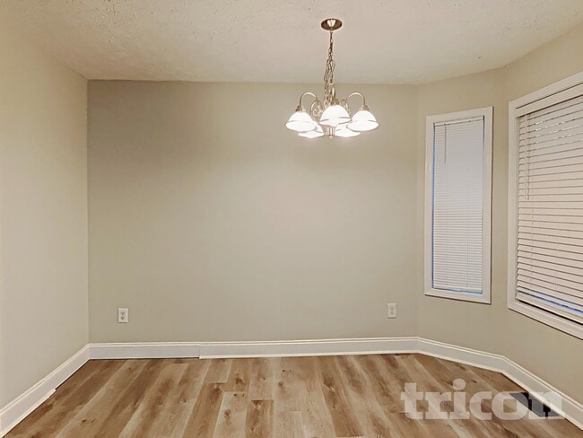 Foto del edificio - 280 Farmington Dr