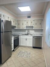 Building Photo - 402 Monaco Ct