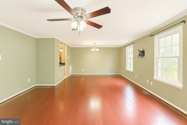 Foto del edificio - 8207 Stationhouse Ct