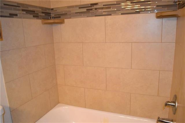 Building Photo - 715 W Morton St