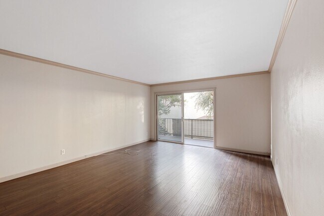 Foto del edificio - 5460 White Oak Ave