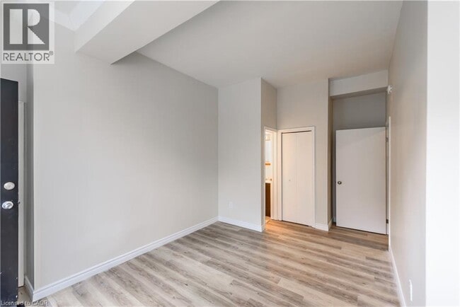 Building Photo - 3 Cannon St E