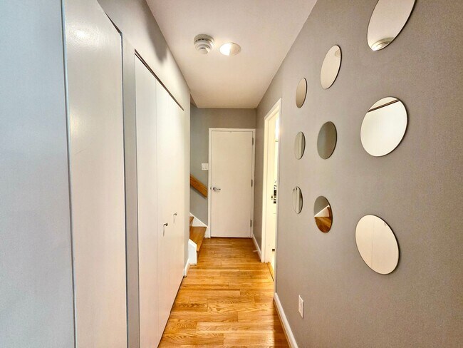 Foto del edificio - Lovely 1 BR/1 BA Condo in the Heart of Geo...