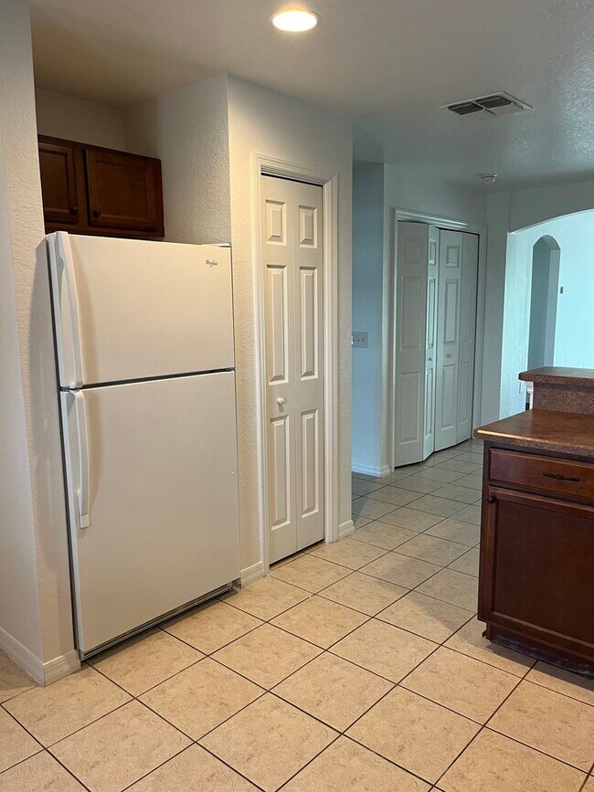 Foto del edificio - 6724 SE 106th St